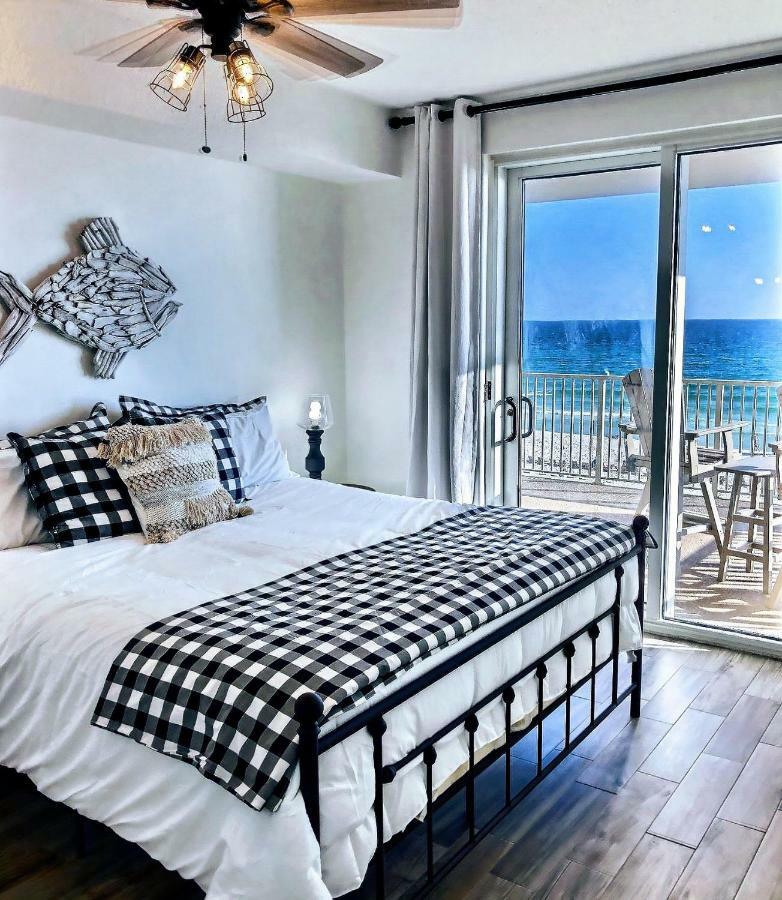 Barefoot Bliss - Beachfront - Sleeps 12 Apartamento *