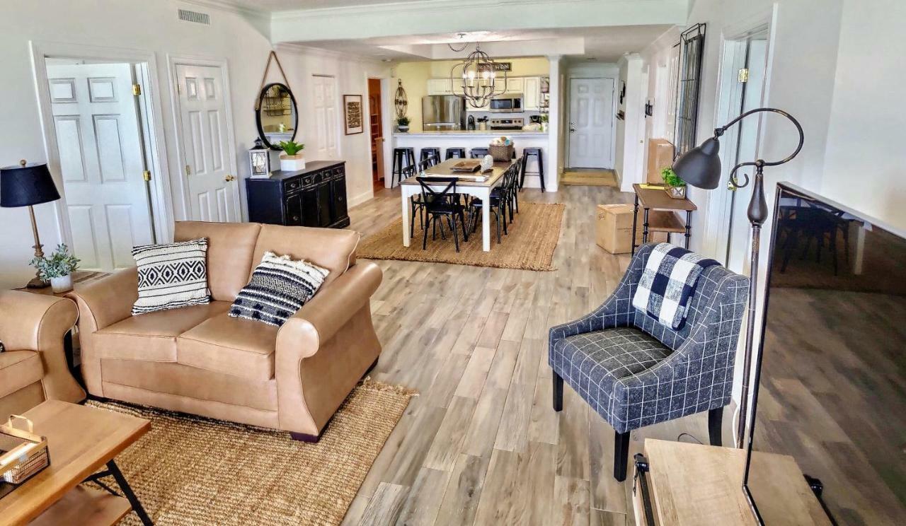 Barefoot Bliss - Beachfront - Sleeps 12 Apartamento