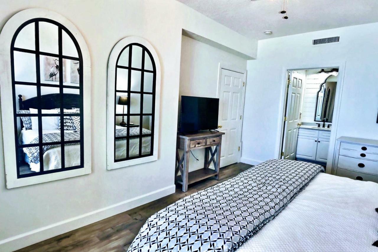 Barefoot Bliss - Beachfront - Sleeps 12 Apartamento Panama City Beach