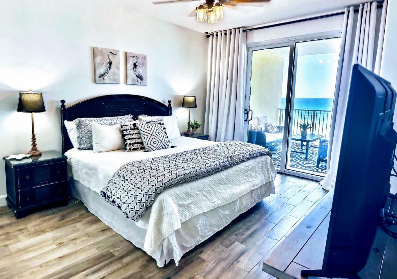Barefoot Bliss - Beachfront - Sleeps 12 Apartamento